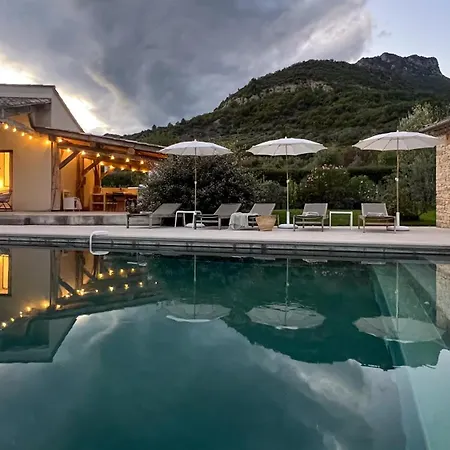 L'atelier De La Grange De Fer Hébergement de vacances *